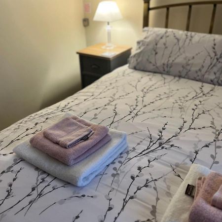 3 Bedroom Apartment, Ballymena, The Wee Stop Gap Εξωτερικό φωτογραφία